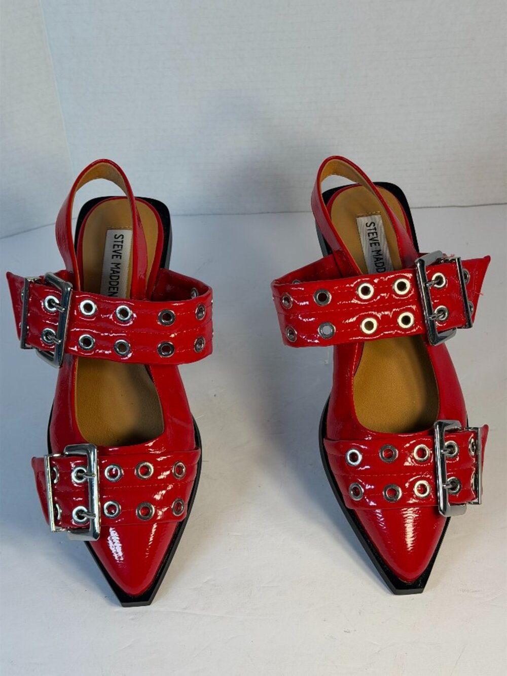 Women's size 6.5 Steve Madden Flats